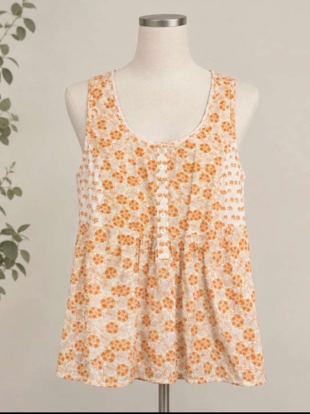 Unique Spectrum White and Orange Floral Button-Front Tank